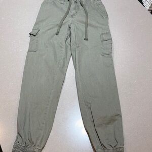 No Boundaries women's Green Cargo Joggers